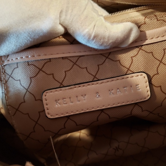 Kelly & Katie Purse - Picture 5 of 8